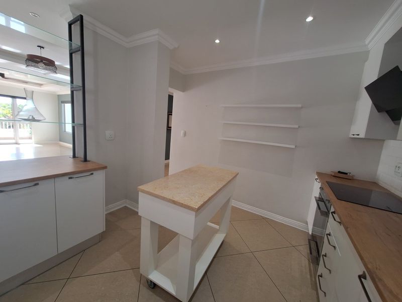 Immaculate Modern Apartment in Thorn Valley Estate, Greenstone Hill - Photo 5