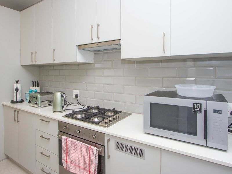 Salta, Sibaya - Outstanding, single level home - no expense has been spared with the finishes and decor for this immaculate home - not a cent to spend - Photo 10