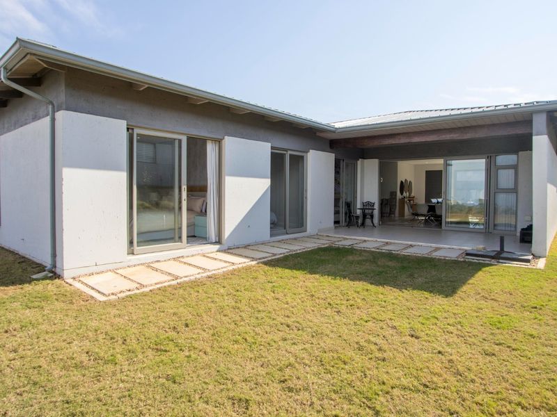 Salta, Sibaya - Outstanding, single level home - no expense has been spared with the finishes and decor for this immaculate home - not a cent to spend - Photo 4