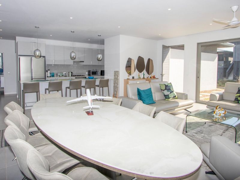 Salta, Sibaya - Outstanding, single level home - no expense has been spared with the finishes and decor for this immaculate home - not a cent to spend - Photo 6