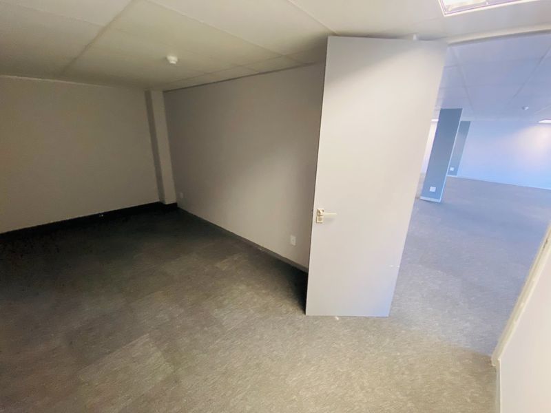 A-Grade Office Space To Let In Cresta - Photo 10