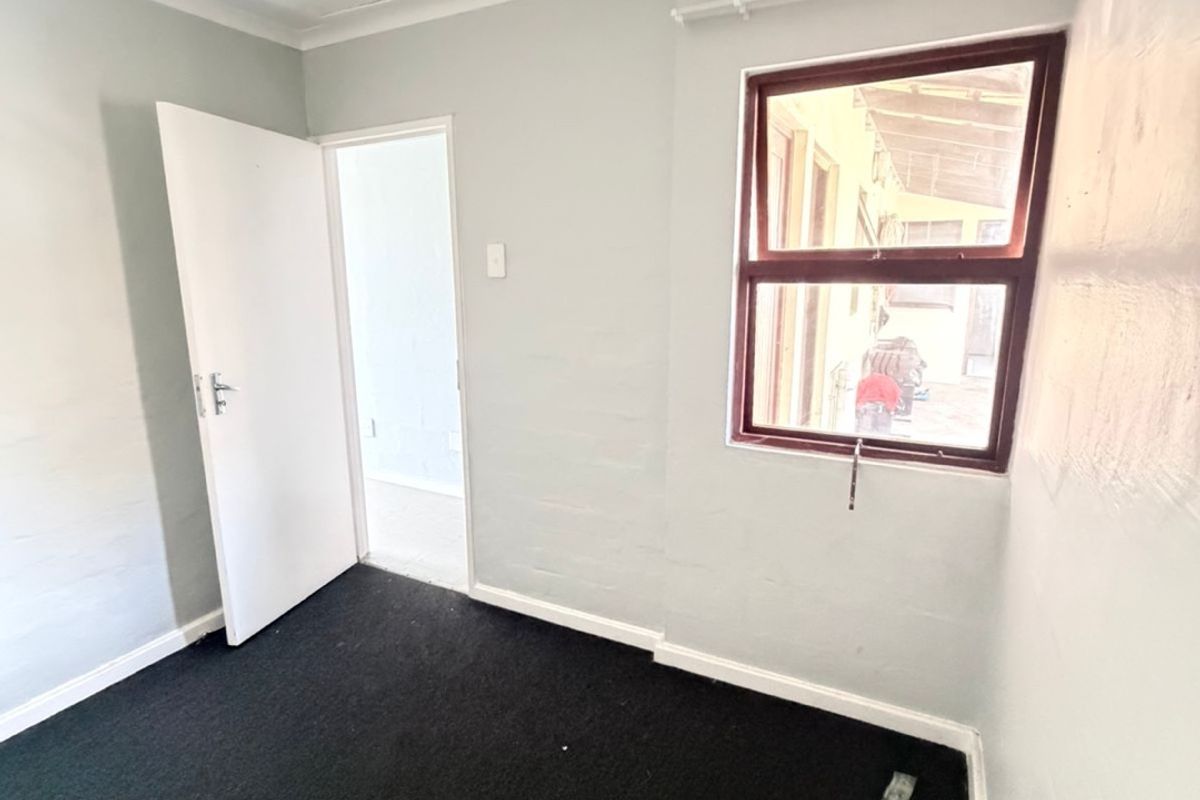 Affordable 2-Bedroom Apartment – Ideal for First-Time Buyers & Investors - Photo 5