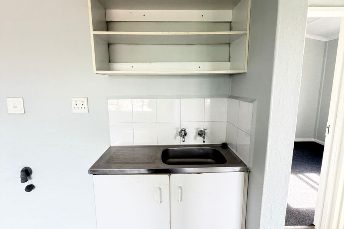 Affordable 2-Bedroom Apartment – Ideal for First-Time Buyers & Investors - Photo 3