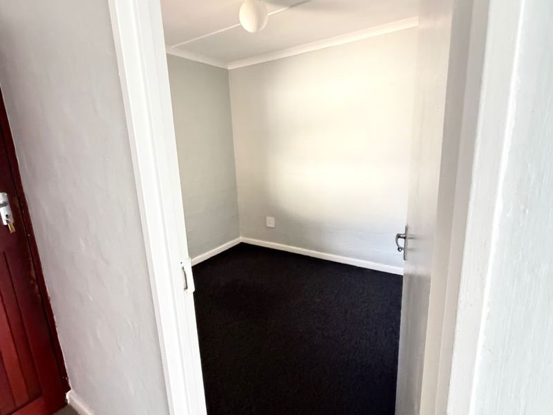 Affordable 2-Bedroom Apartment – Ideal for First-Time Buyers & Investors - Photo 2