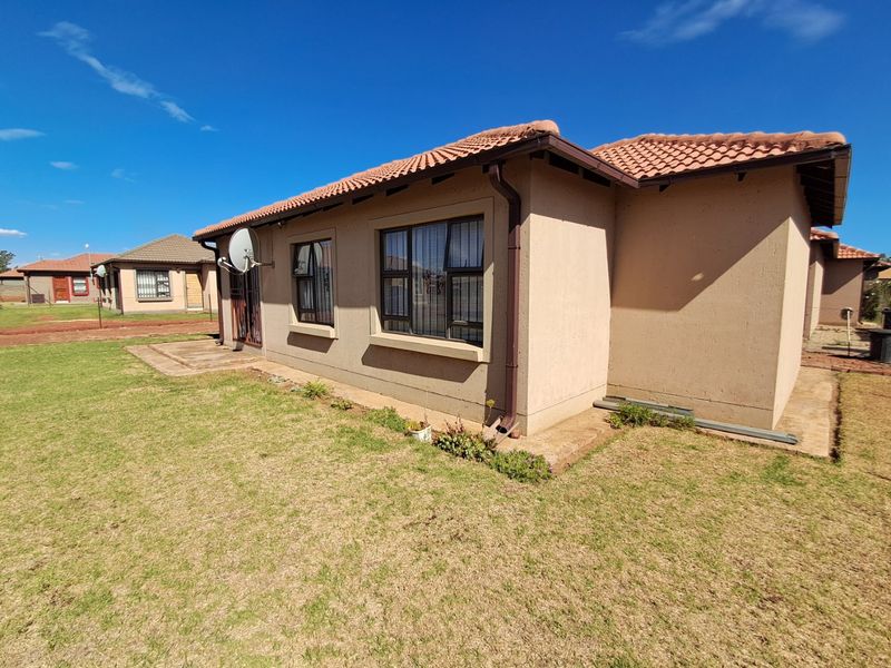 3 Bedroom townhouse for sale in Ellaton. - Photo 5