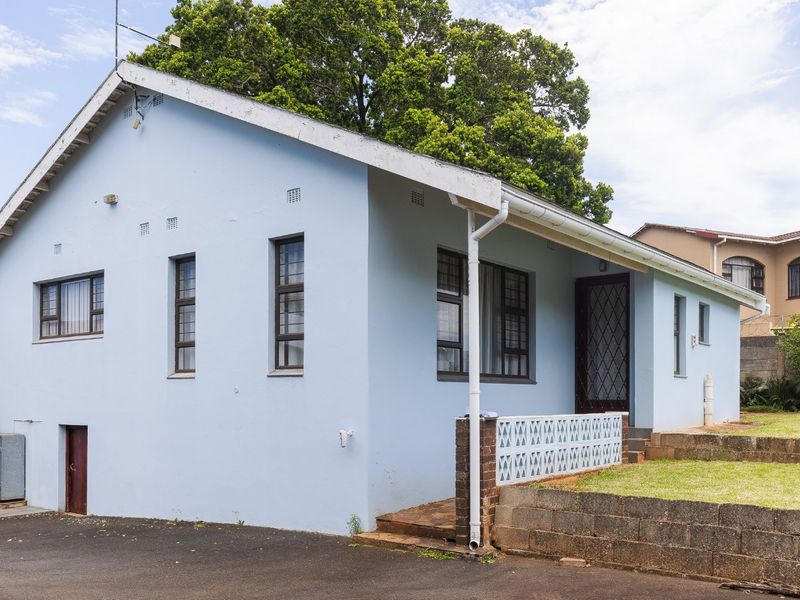 Move-In Ready 2-Bedroom Home With Flatlet in Shelly Beach - Photo 2