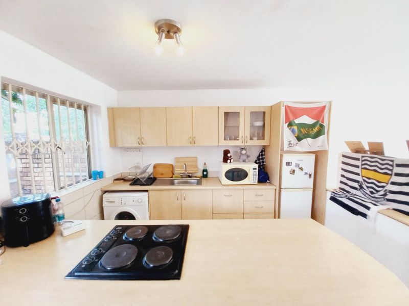 A Lovely Duplex with Splash Pool Offering Easy Living in the Heart of Edenvale - Photo 7