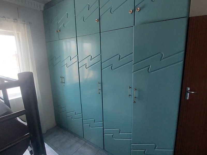 Beautiful spacious home with rental income for sale in Bayview Chatsworth - Photo 9