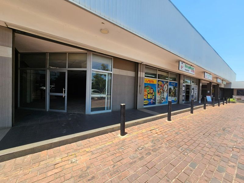 A Lovely retail store for rent in Valhalla  - Photo 6