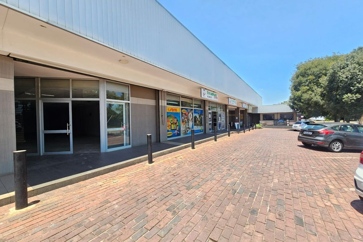 A Lovely retail store for rent in Valhalla  - Photo 2