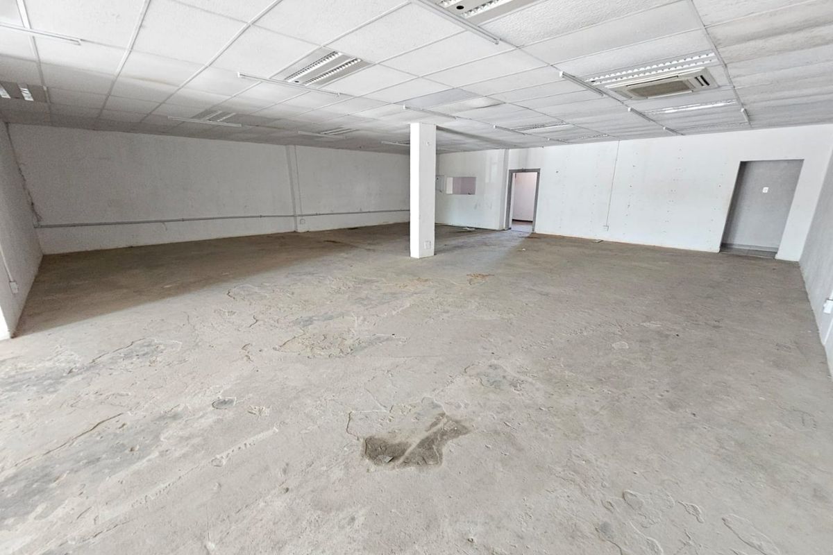 A Lovely retail store for rent in Valhalla  - Photo 4
