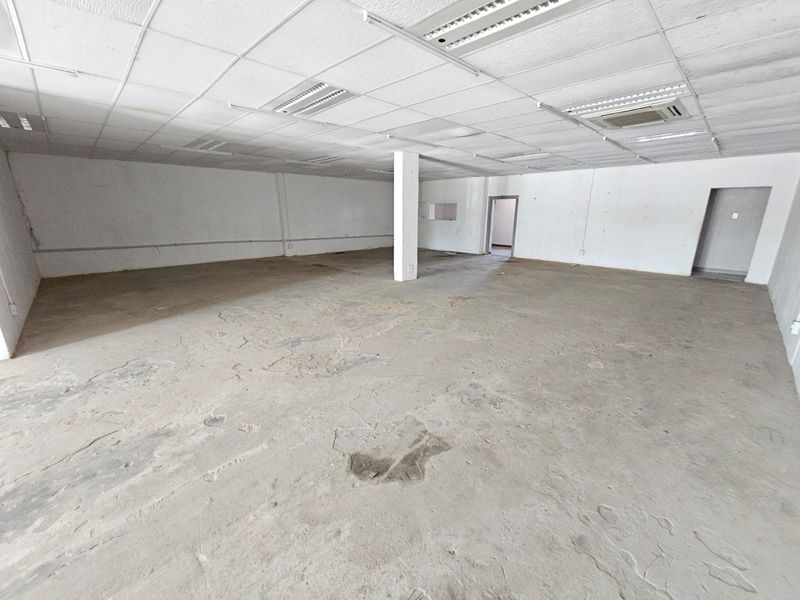 A Lovely retail store for rent in Valhalla  - Photo 4