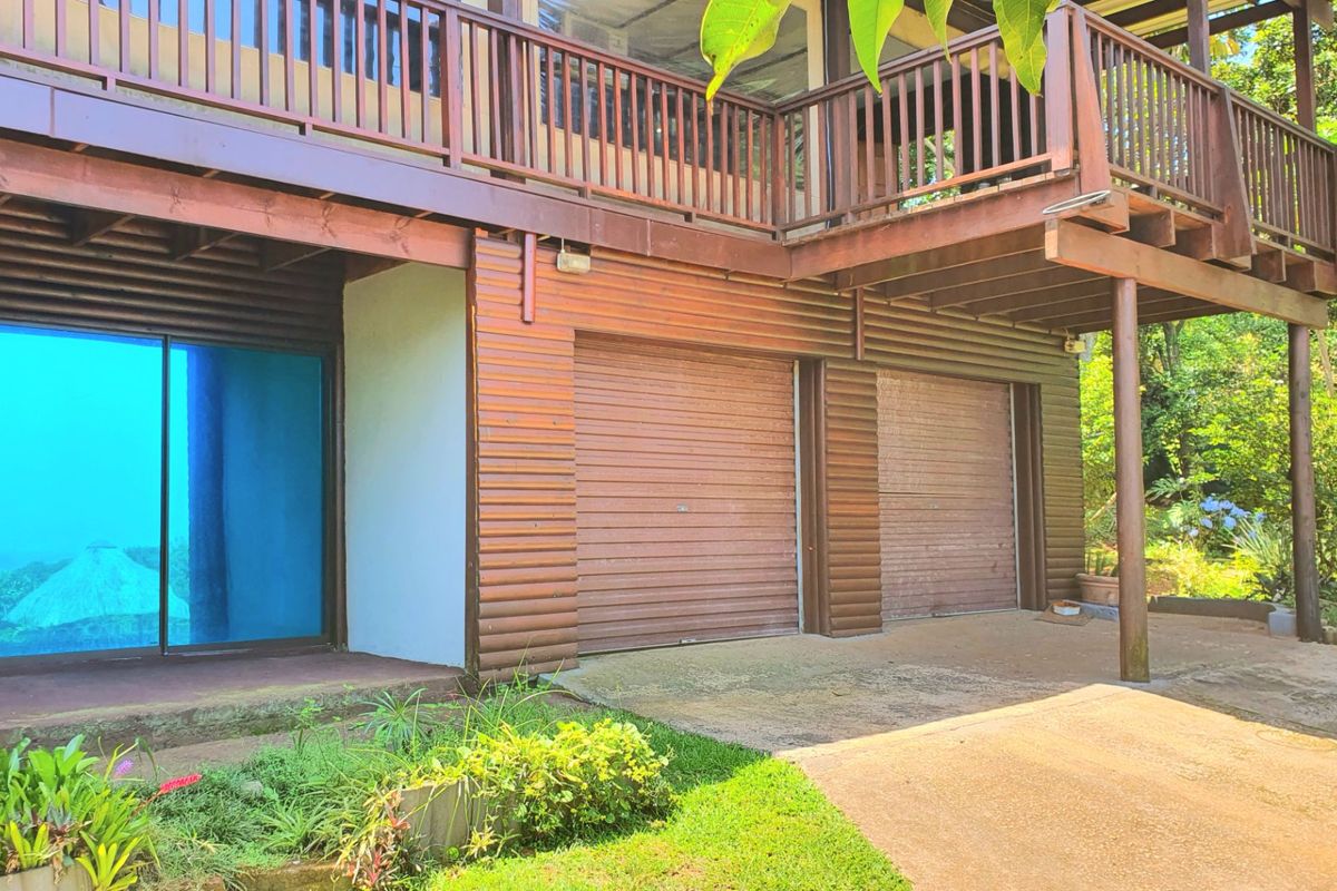 Wooden double storey house with ocean view - Photo 3