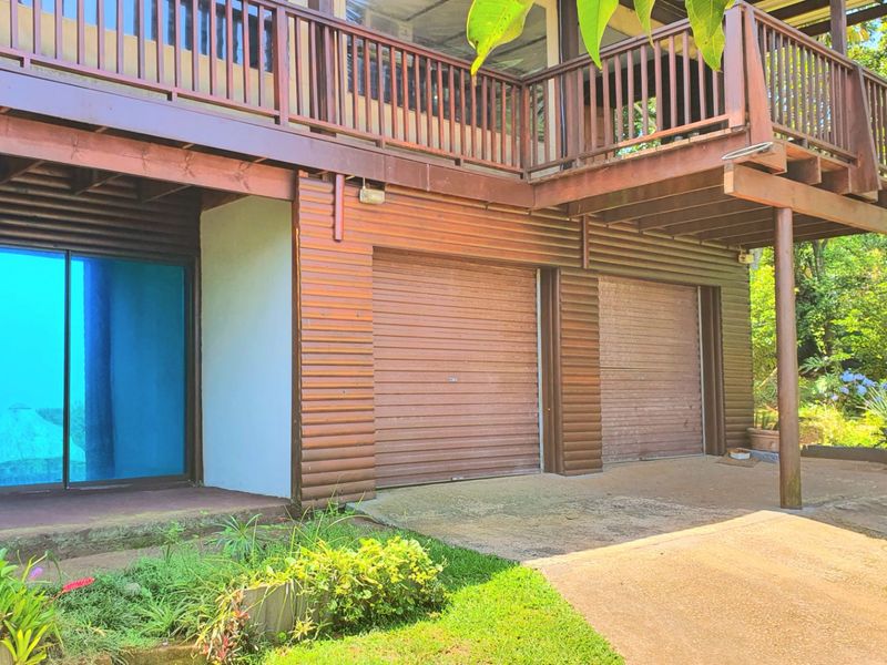 Wooden double storey house with ocean view - Photo 3