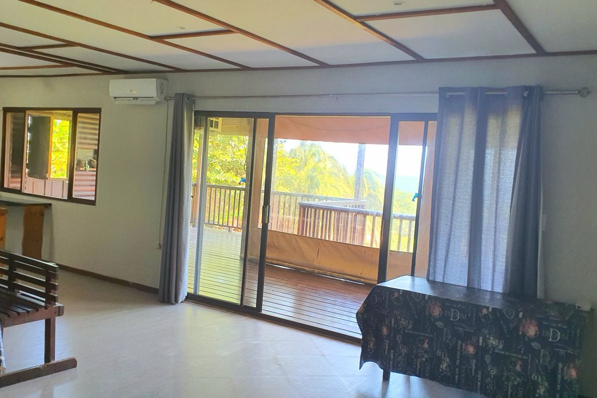 Wooden double storey house with ocean view - Photo 5