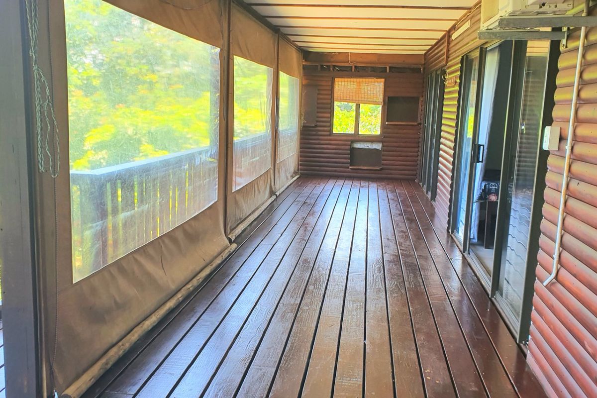 Wooden double storey house with ocean view - Photo 4