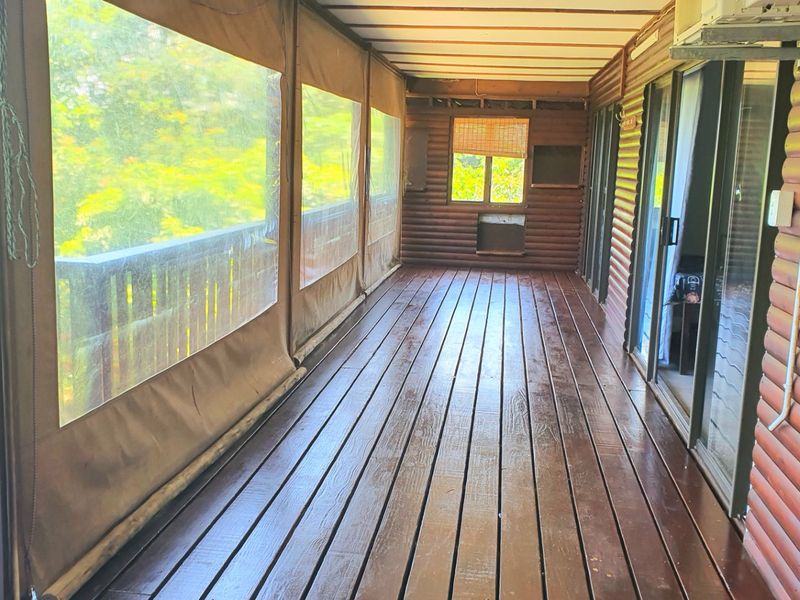 Wooden double storey house with ocean view - Photo 4