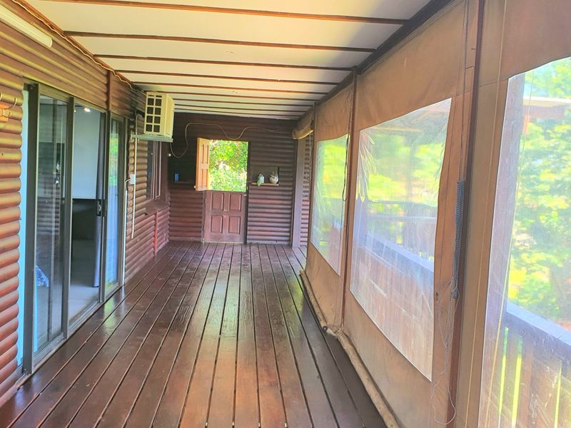 Wooden double storey house with ocean view - Photo 9