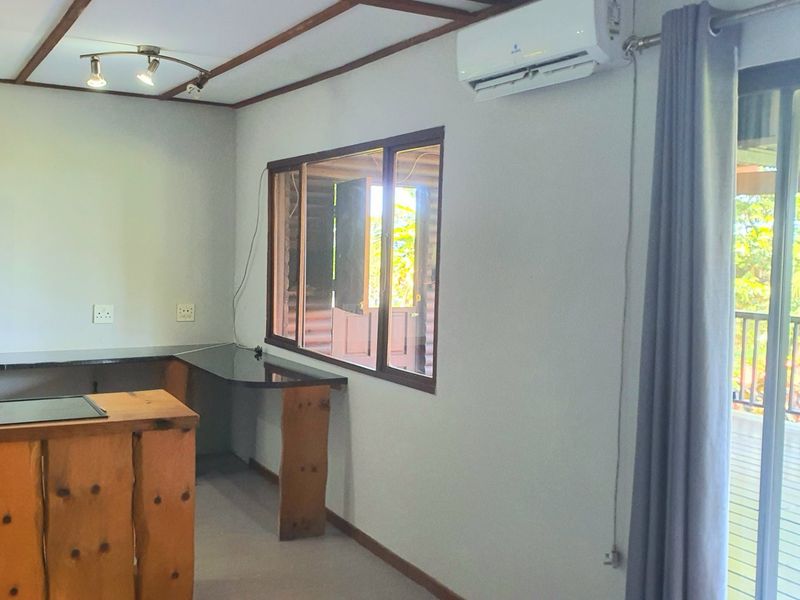 Wooden double storey house with ocean view - Photo 6