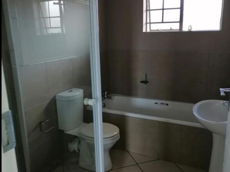 2 Bedroom 1 bathroom apartment for sale - Photo 9