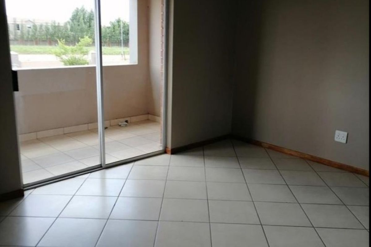 2 Bedroom 1 bathroom apartment for sale - Photo 5