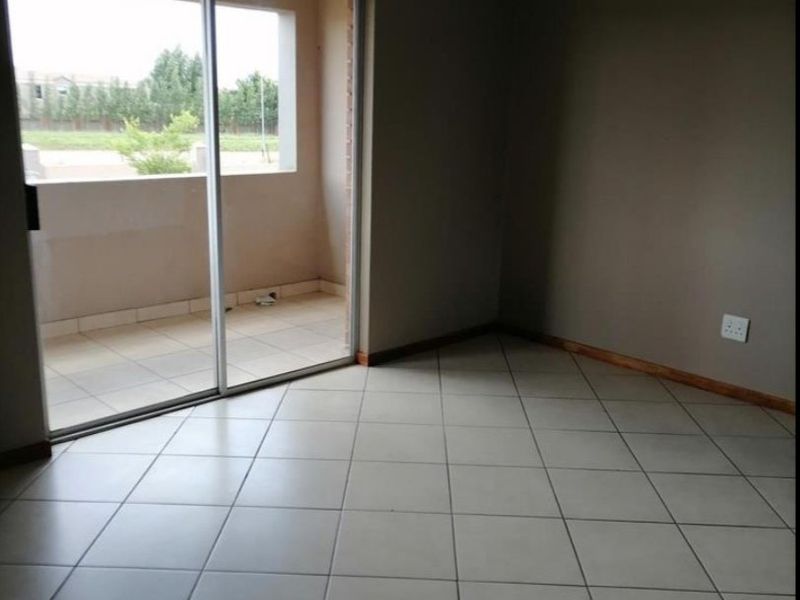 2 Bedroom 1 bathroom apartment for sale - Photo 5