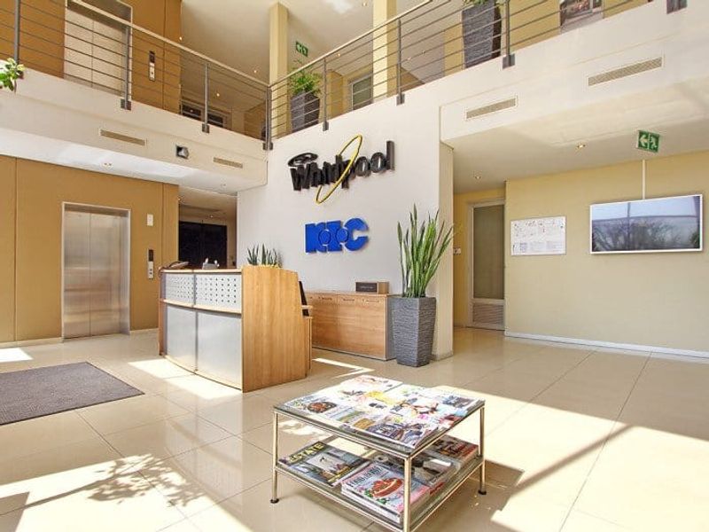 Prime A+ Grade Office Building in Riley Office Park for sale in Bedfordview - Photo 2