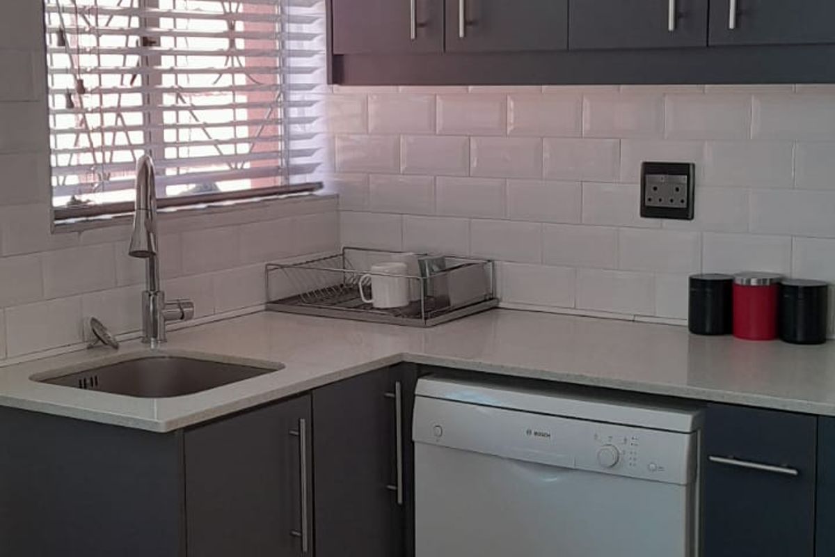 FOUR BEDROOM FAMILY HOME IN BELHAR WITH FLATLET - Photo 3