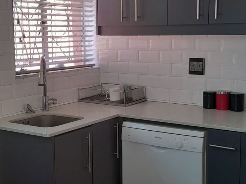 FOUR BEDROOM FAMILY HOME IN BELHAR WITH FLATLET - Photo 3