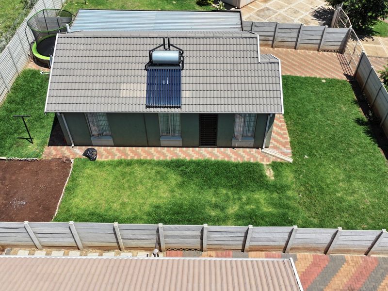 Spacious 3Bedroom House for Sale in Sky City - Photo 3