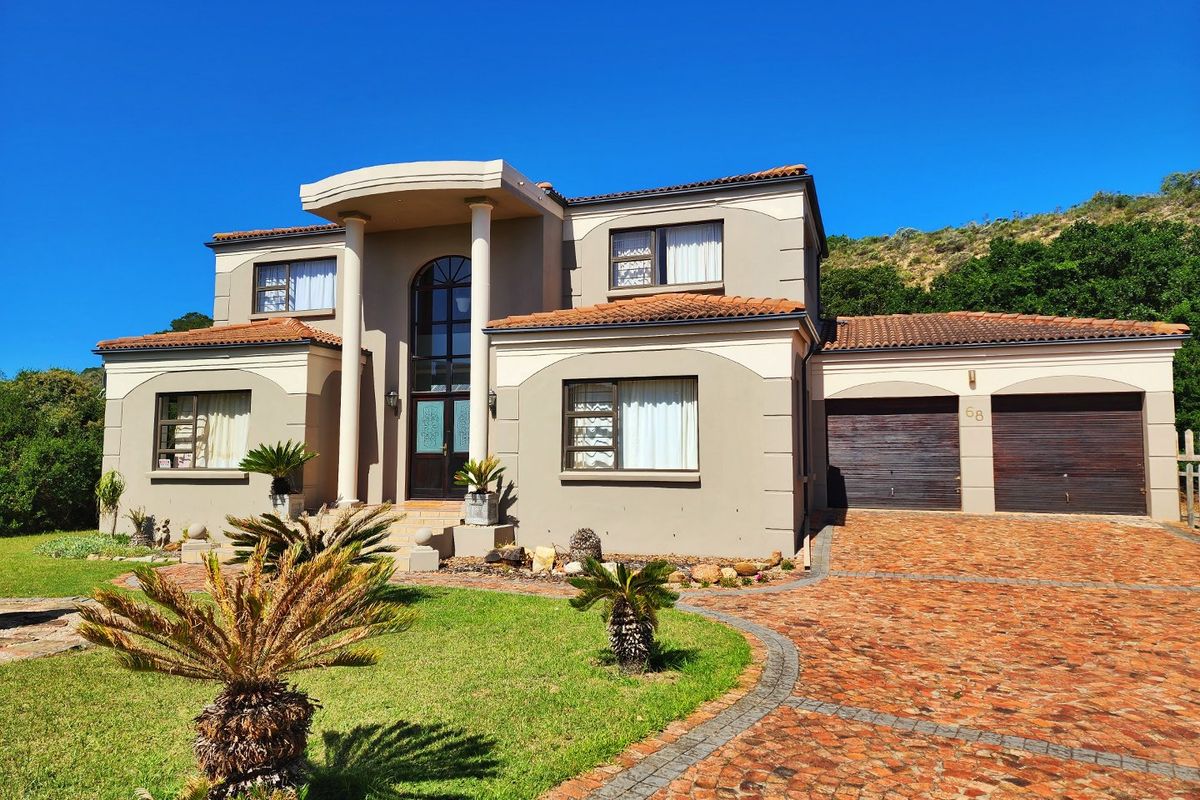 Tuscan-Style Coastal Sanctuary in Sought-After Cola Beach - Photo 2