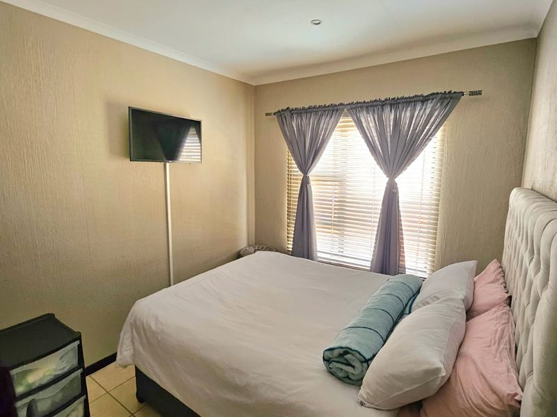 Modern two bed in Kilburn Park  - Photo 9