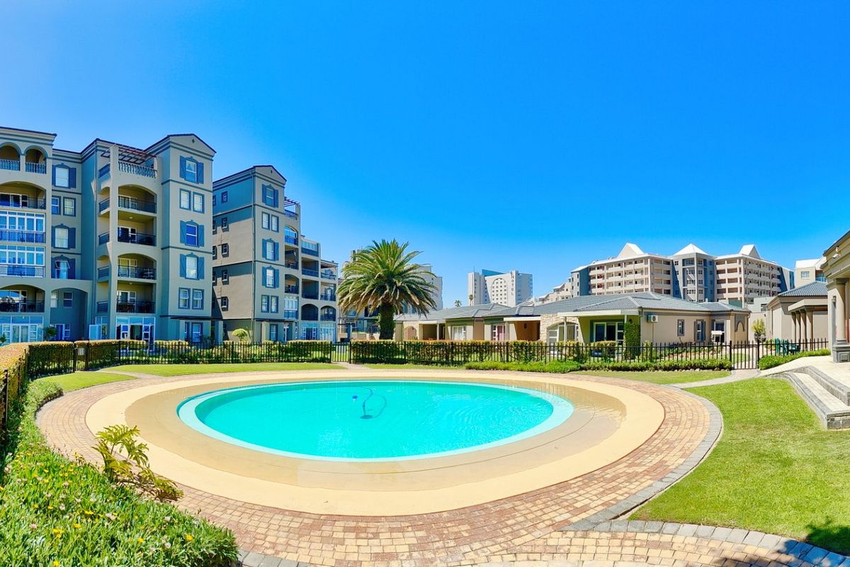 Beautifully Upgraded... Perfect Holiday Investment... Close to The Beach !!! - Photo 2