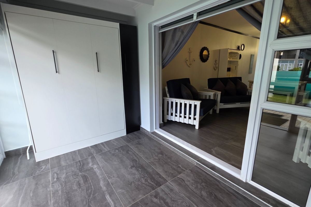 Beautifully Upgraded... Perfect Holiday Investment... Close to The Beach !!! - Photo 5