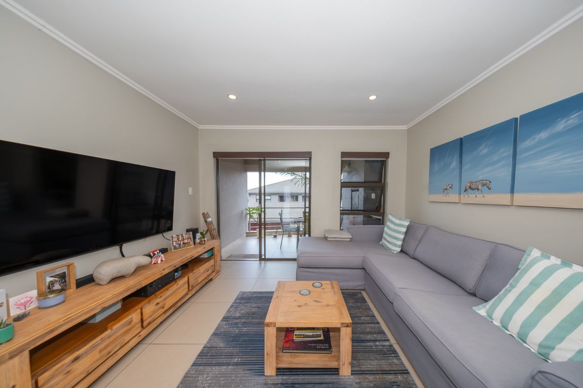 A refined Bedfordview address offering privacy and effortless modern living! - Photo 4