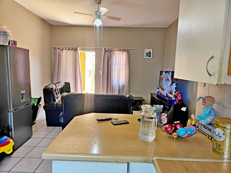 Stunning 2  bedrooms Goundfloor unit - Photo 5