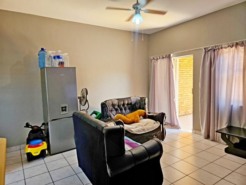 Stunning 2  bedrooms Goundfloor unit - Photo 8