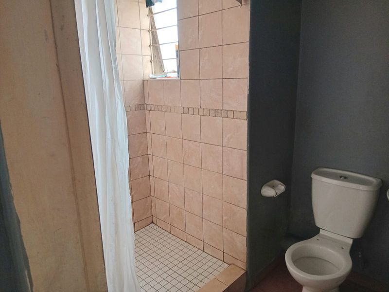 Three bedroom Apartment  for sale  in Long street Kempton Park - Photo 7