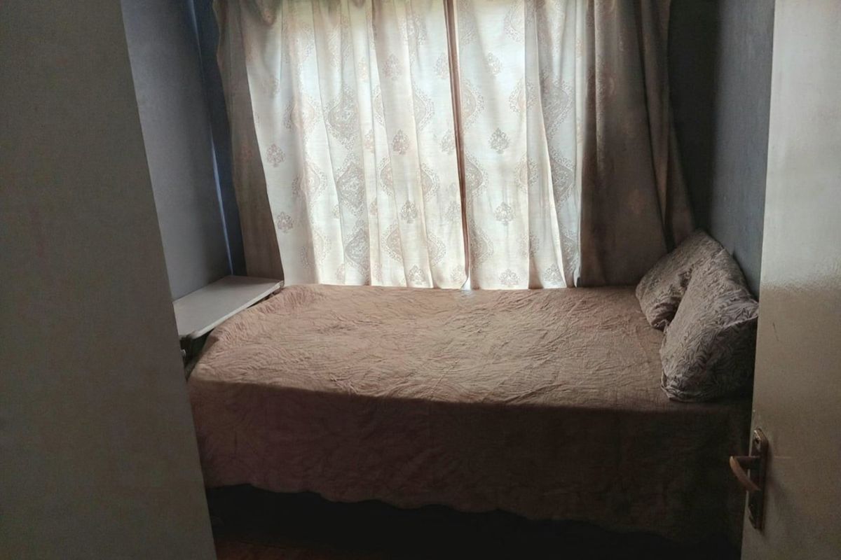 Three bedroom Apartment  for sale  in Long street Kempton Park - Photo 4