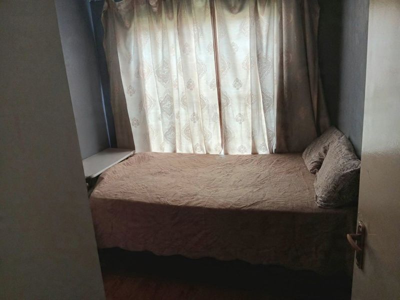 Three bedroom Apartment  for sale  in Long street Kempton Park - Photo 4