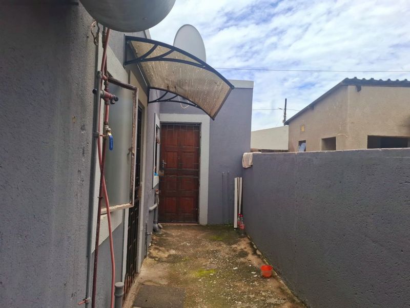 6 Bachelor Flats for Sale- Tekwane South  - Photo 10