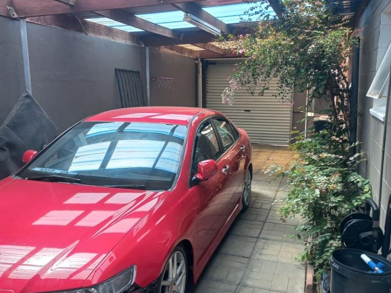 Modern, well constructed 3 bedroom family home in Rocklands. - Photo 5