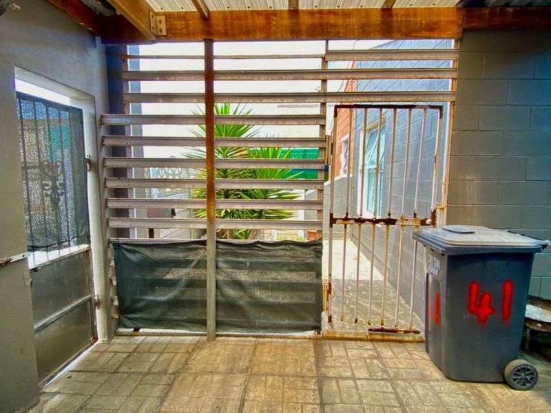 Modern, well constructed 3 bedroom family home in Rocklands. - Photo 9