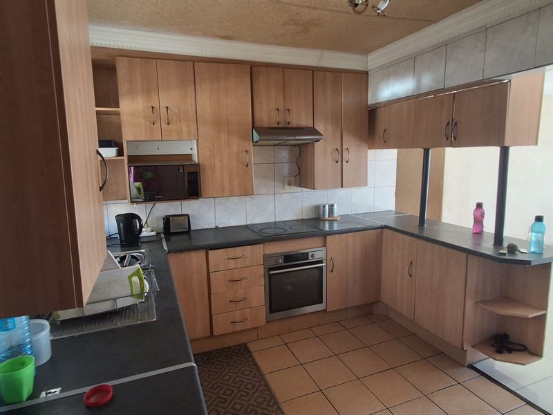 4 bedroom house Soshanguve-BB - Photo 5