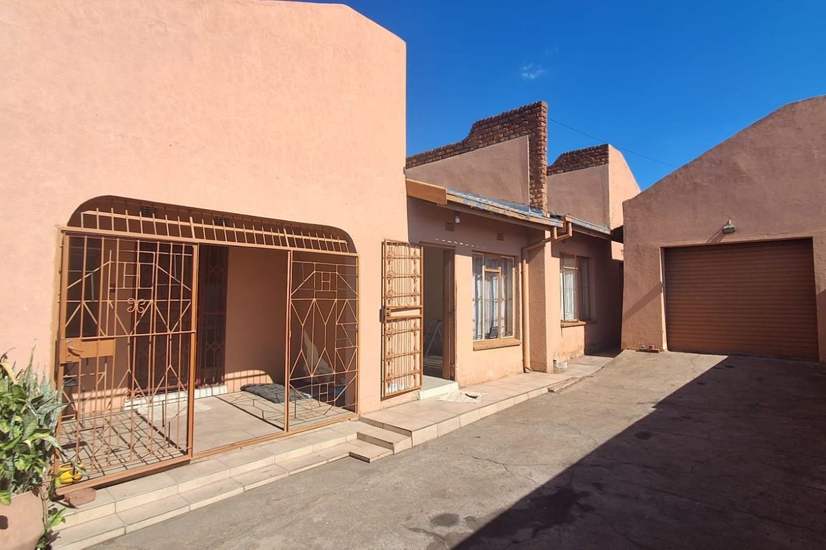 4 bedroom house Soshanguve-BB - Photo 2