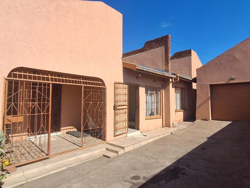 4 bedroom house Soshanguve-BB - Photo 2