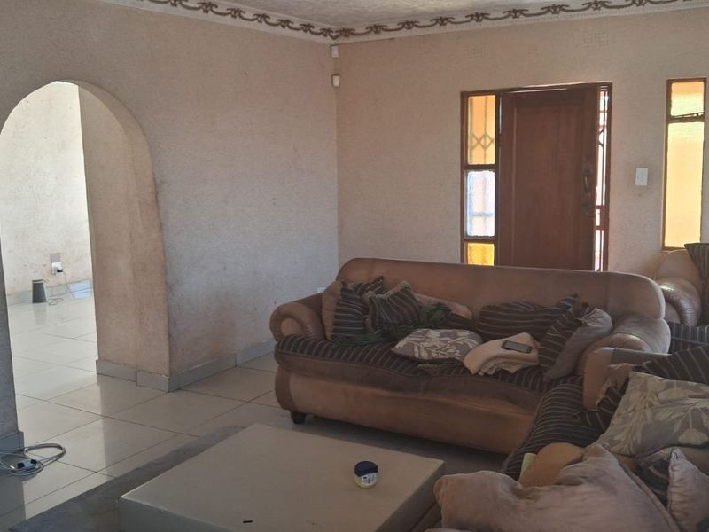 4 bedroom house Soshanguve-BB - Photo 7