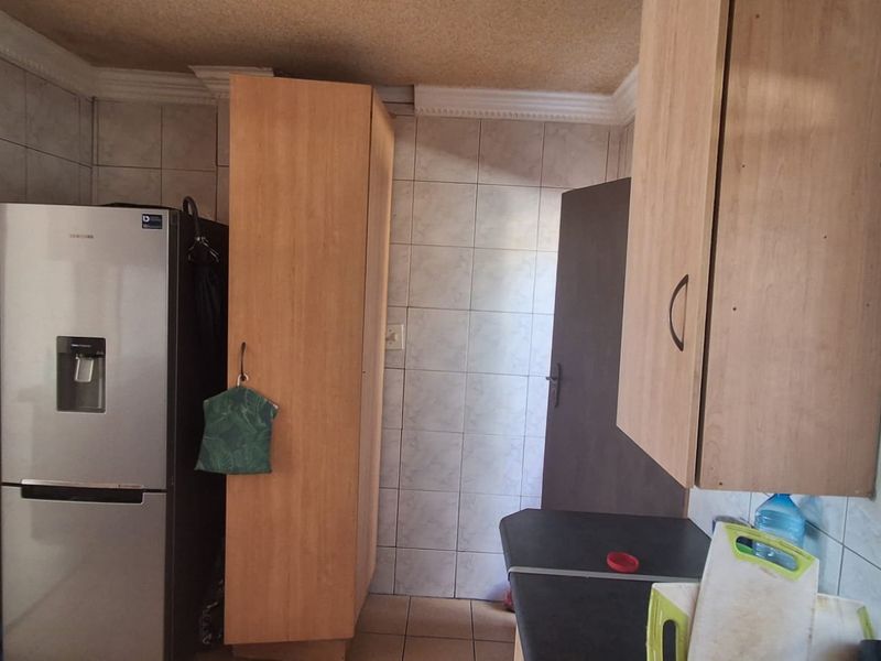 4 bedroom house Soshanguve-BB - Photo 6