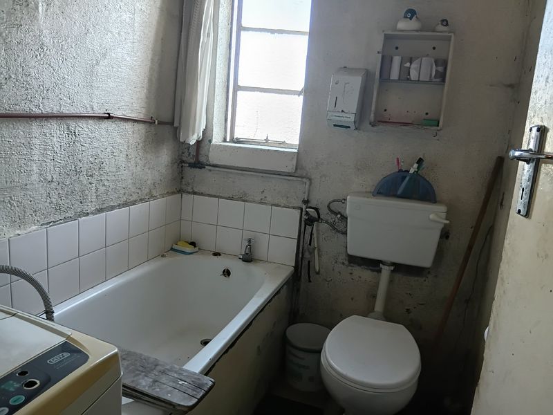 2 Bedroom house for sale in Valhalla Park - Photo 6