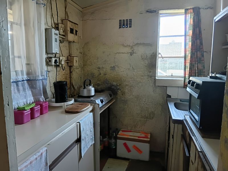 2 Bedroom house for sale in Valhalla Park - Photo 5